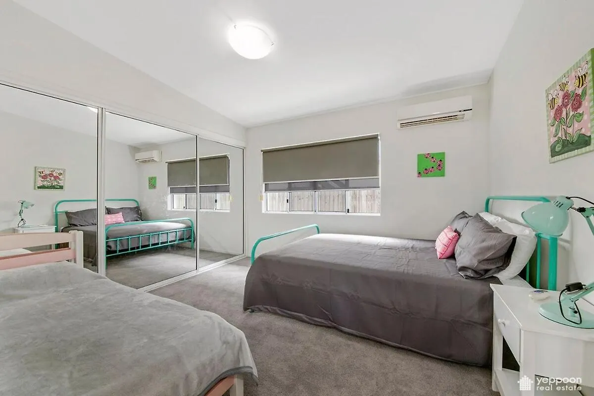 Air-Conditioned Cooee Bay Beach House With Wi-Fi Yeppoon Holiday home