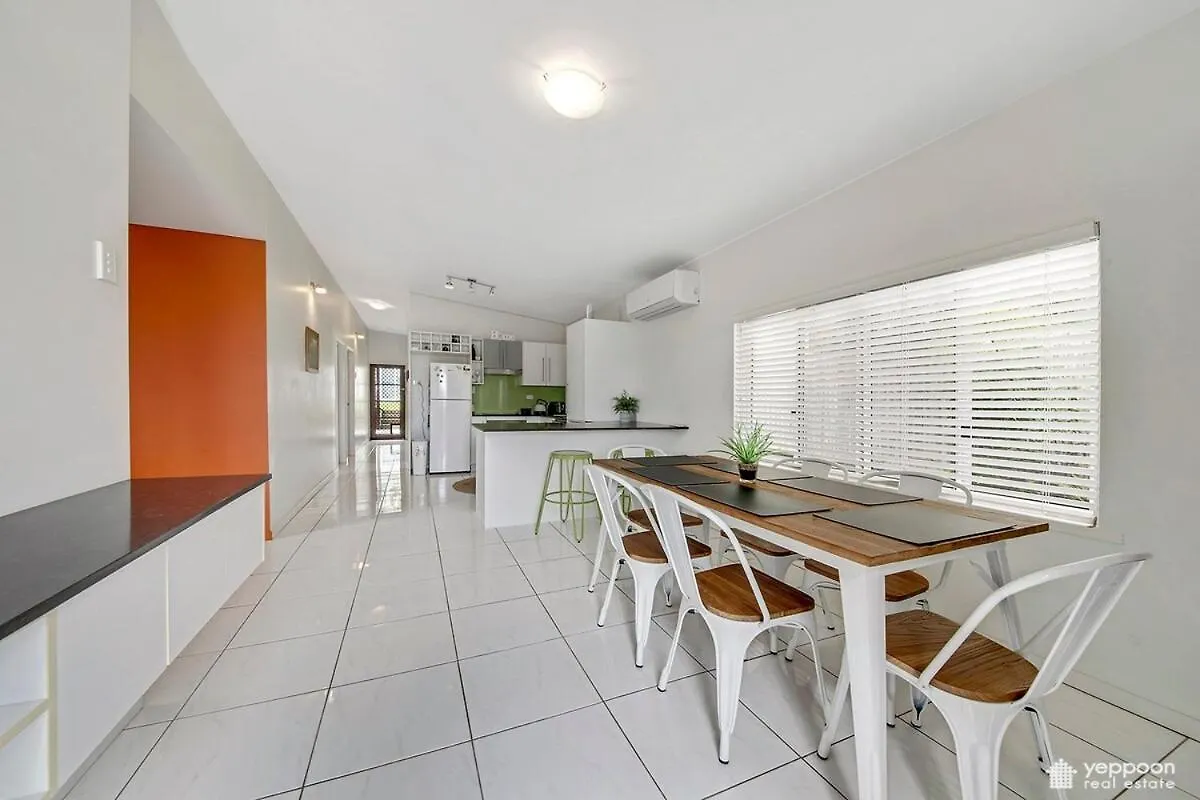 Air-Conditioned Cooee Bay Beach House With Wi-Fi Yeppoon