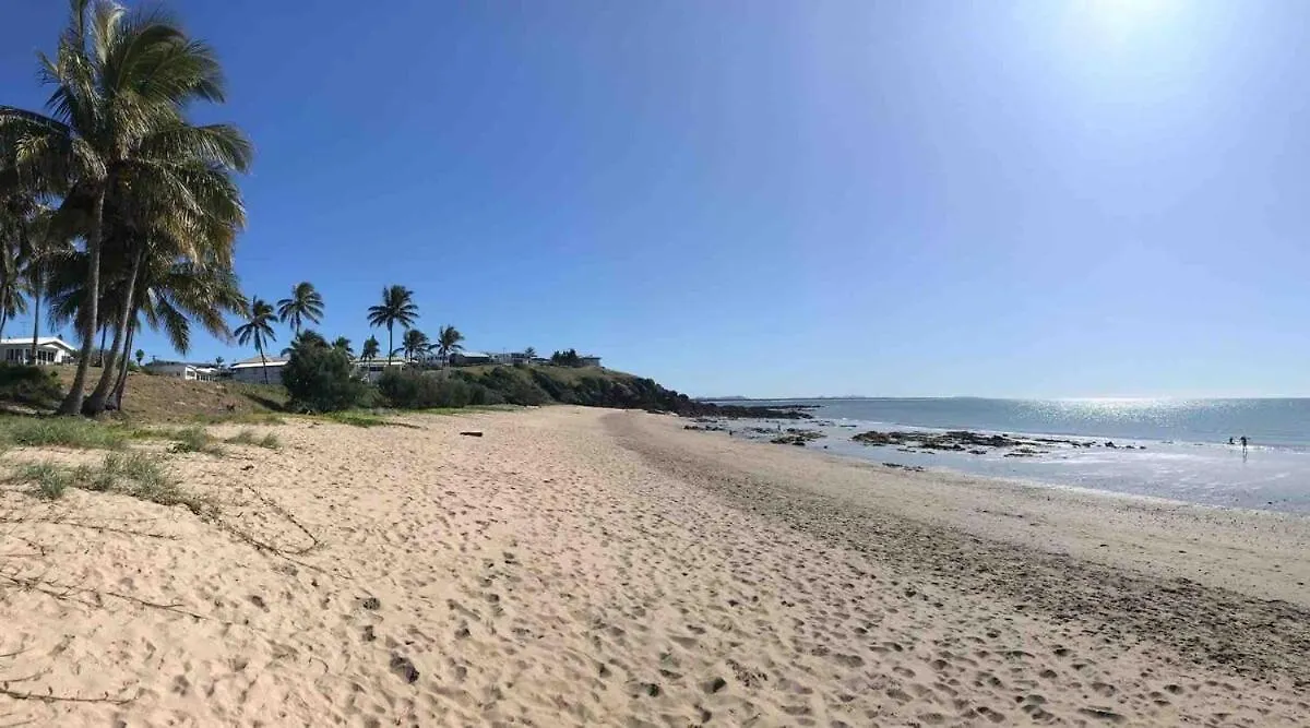 Holiday home Air-Conditioned Cooee Bay Beach House With Wi-Fi Yeppoon Australia